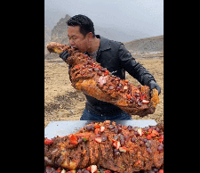 【土味食刻】我服了,矿主吃牛腿也是公主抱!这也太爽了吧??